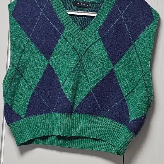 [BUNJANG] Jeramy Argyle Knit Vest - Green / 제라미 아가일 니트 조끼 그린