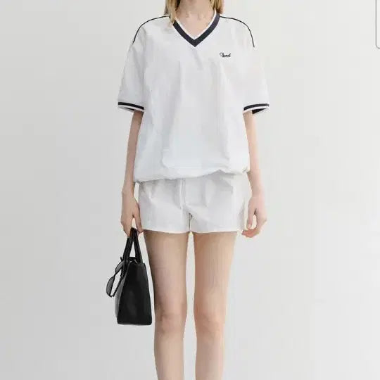 [BUNJANG] Dunst V-Neck Woven Top / 던스트 브이넥 우븐 탑