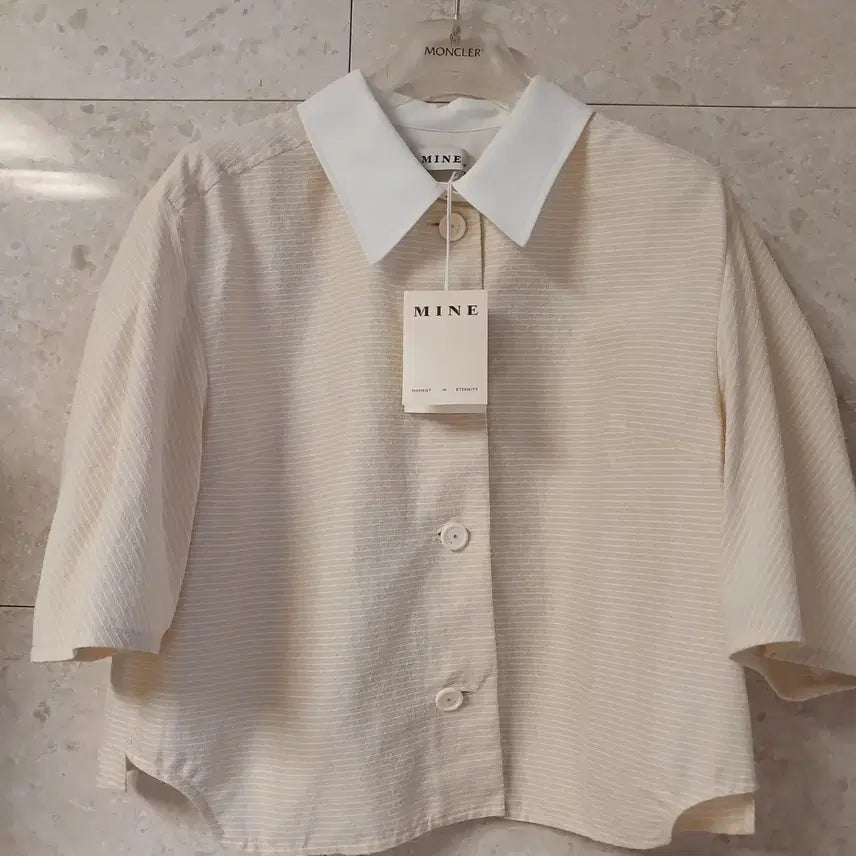 [BUNJANG] Mine Beige Shirt Blouse with White Collar / 마인 셔츠블라우스 (초특가)
