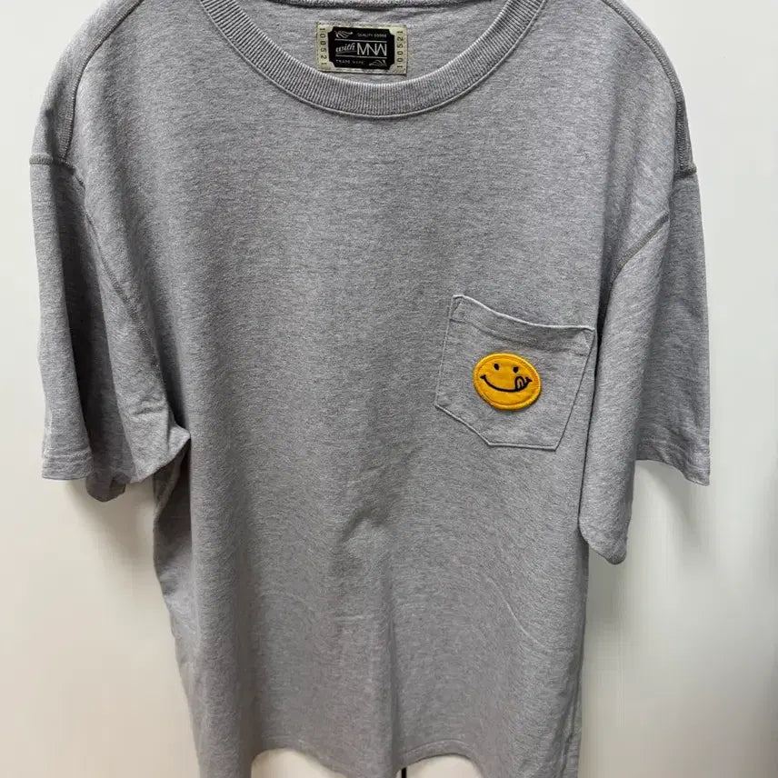 [BUNJANG] MNW Smile T-Shirt XL / with mnw 스마일티 XL