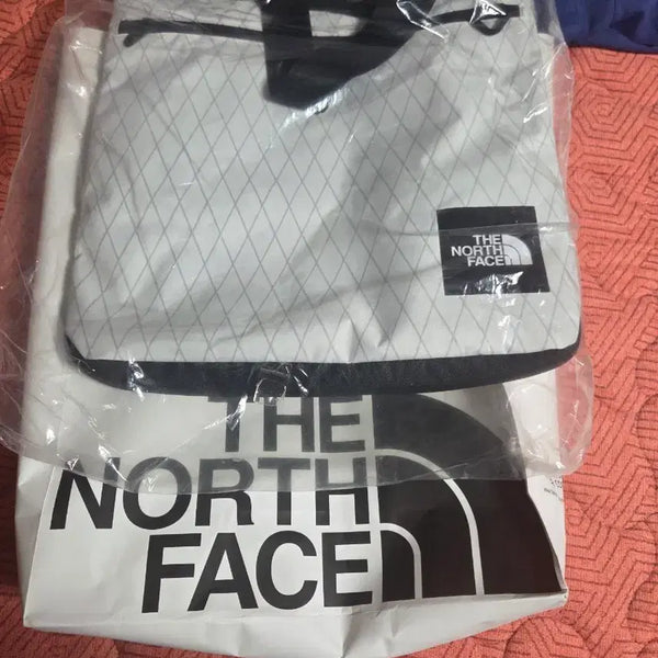 [BUNJANG] The North Face Shopper Bag White / 노스페이스 쇼퍼백 화이트