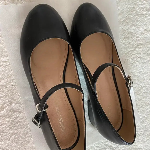 [BUNJANG] Spigen Black Heels 235 (US 6.5) / 슈펜 검은색 힐 235
