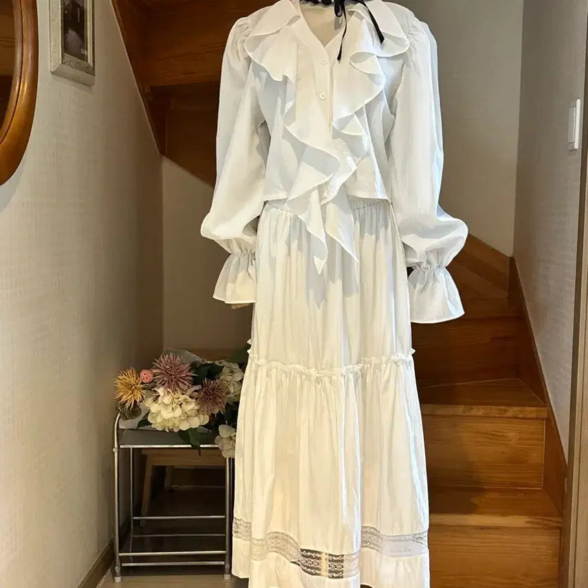 [BUNJANG] Lace Frill Blouse and Skirt Set / 레이스 프릴 블라우스 스커트 세트