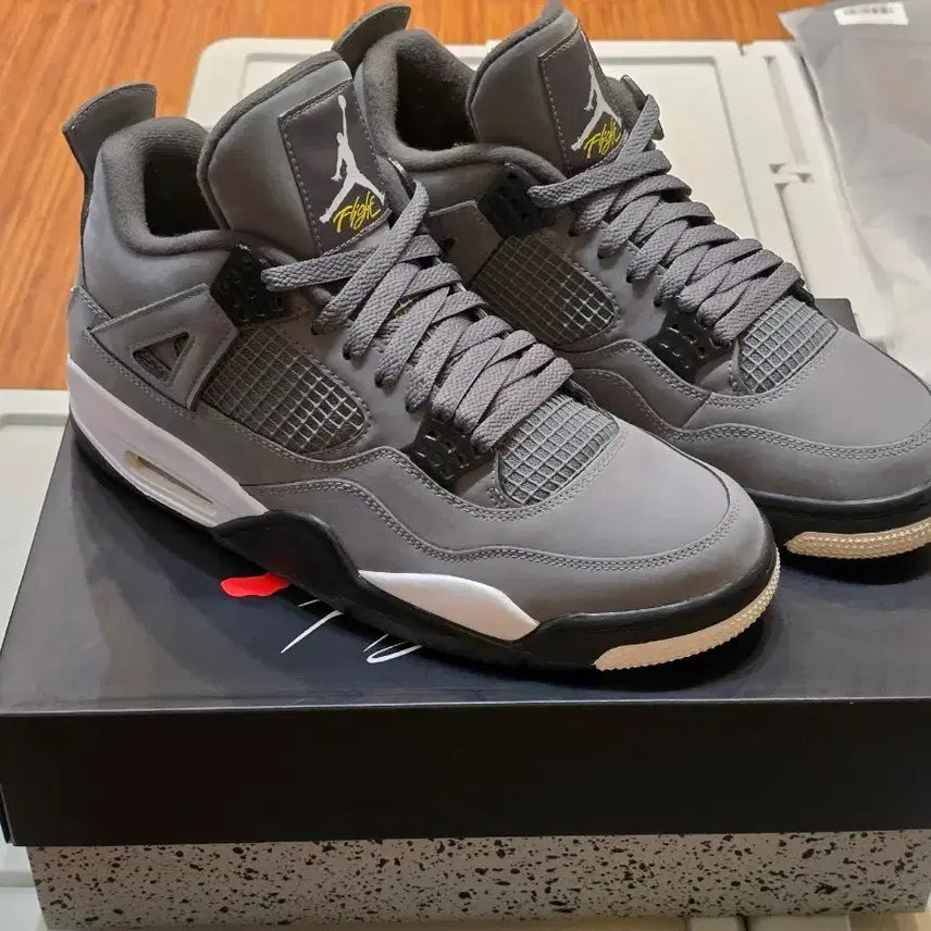 [BUNJANG] Jordan 4 Retro Cool Grey (US 9.5) / [275] 조던 4 레트로 쿨 그레이