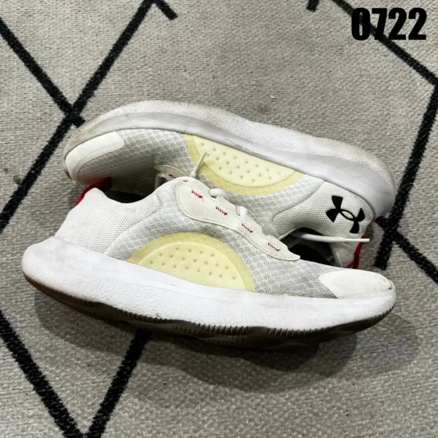[BUNJANG] Under Armour White Sneakers 280 / 언더아머 운동화 화이트 280