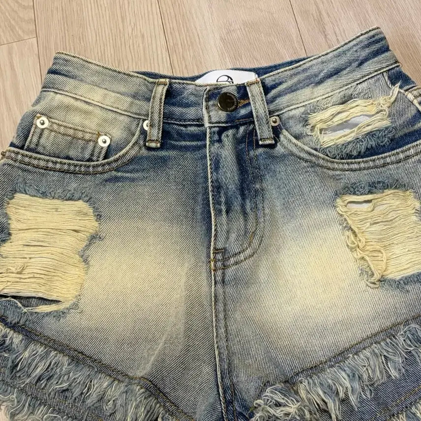 [BUNJANG] Bohemian Seoul Damage Washing Denim Shorts / 보헤미안서울 데미지 워싱 데님 팬츠 쇼츠