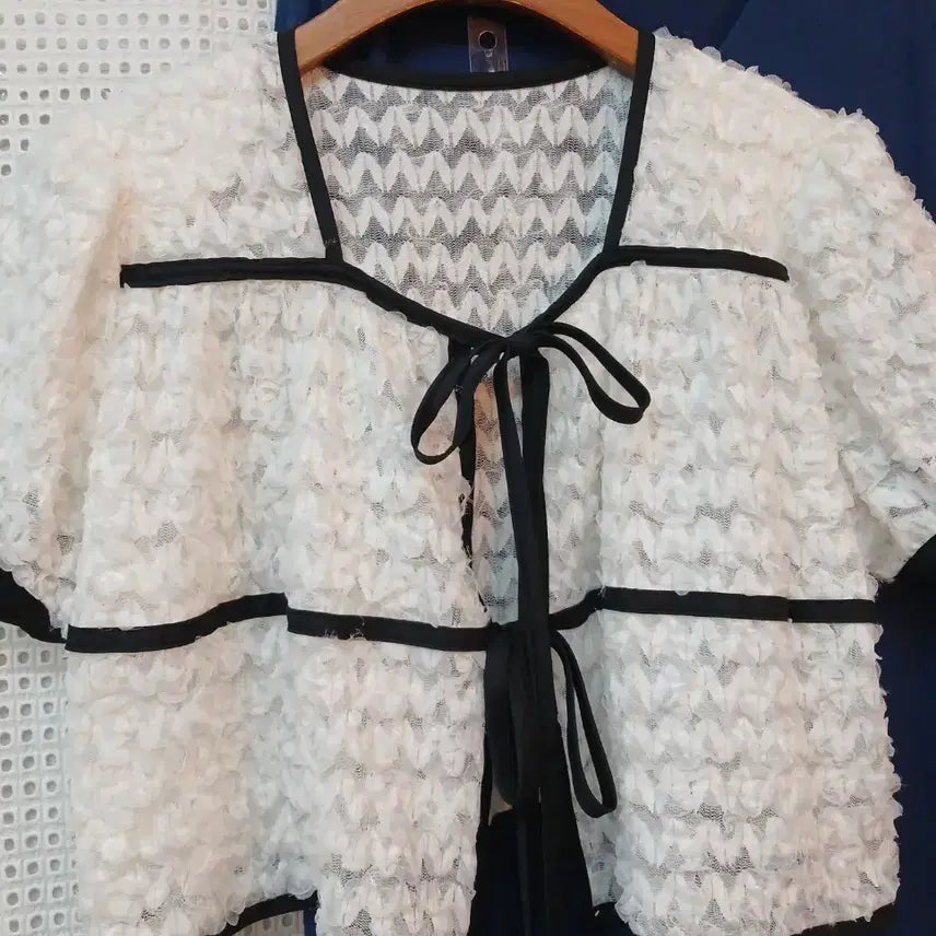 [BUNJANG] Beautiful Lace Cardigan (Medium) / 뷰티풀  레이스 가디건 M정도
