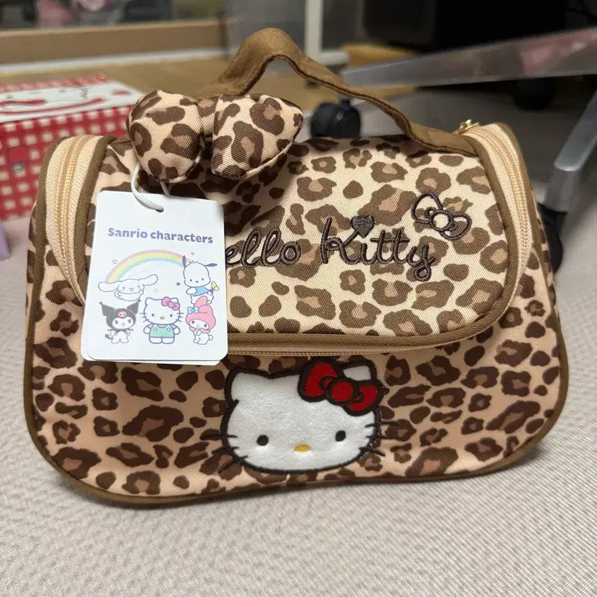 [BUNJANG] Hello Kitty Leopard Pouch / 헬로키티 레오파드 파우치