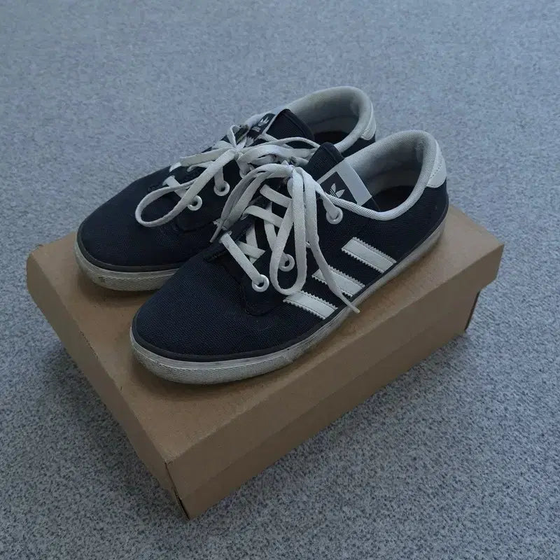 [BUNJANG] Adidas Sneakers / 235 아디다스 스니커즈/일반 운동화 | 0722C06