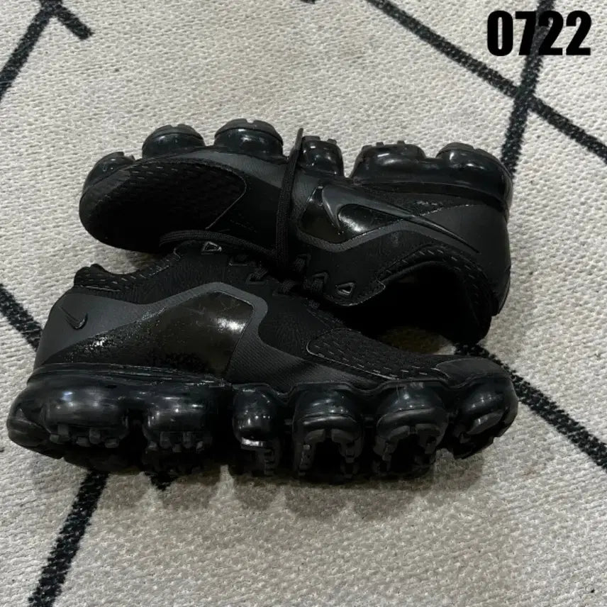 [BUNJANG] Nike Air VaporMax Triple Black (235mm) / 나이키 에어 베이퍼맥스 트리플 블랙 235