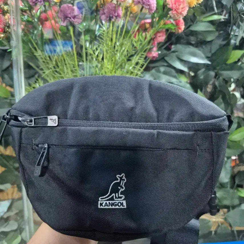 [BUNJANG] Kangol Waist Bag Black / 캉골 힙색 블랙