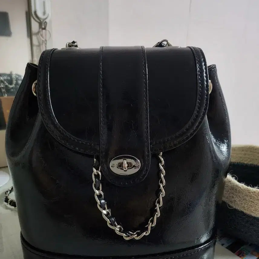 [BUNJANG] Cardinalred Howa Bag Black Silver Hardware / 카디널레드 하우아백 블랙 은장