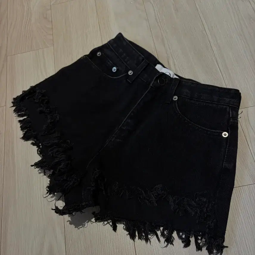 [BUNJANG] Bohemian Seoul Black Denim Damage Shorts Pants / 보헤미안서울 블랙 데미지 쇼츠 팬츠