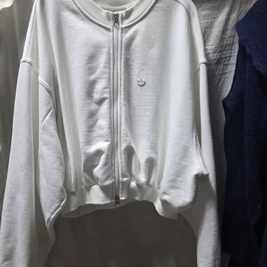 [BUNJANG] Adidas Cropped Zip-Up Sweatshirt / 아디다스 크롭 집업 스웻집업