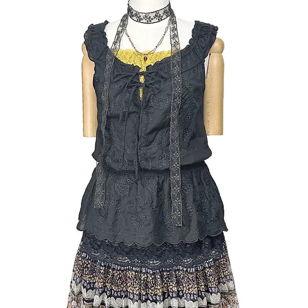 [BUNJANG] Vintage Black Embroidered Shirred Shoulder Ribbon Blouse - Mori Girl Y2K Style / 일본빈티지 셔링어깨 리본끈 허리밴드 자수셔츠티블랙 모리걸갸루y2k히피에스닉