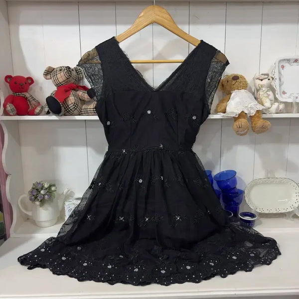 [BUNJANG] MERCURYDUO Black Flower Embroidery Lace Dress / 블랙 플라워 자수 레이스 원피스