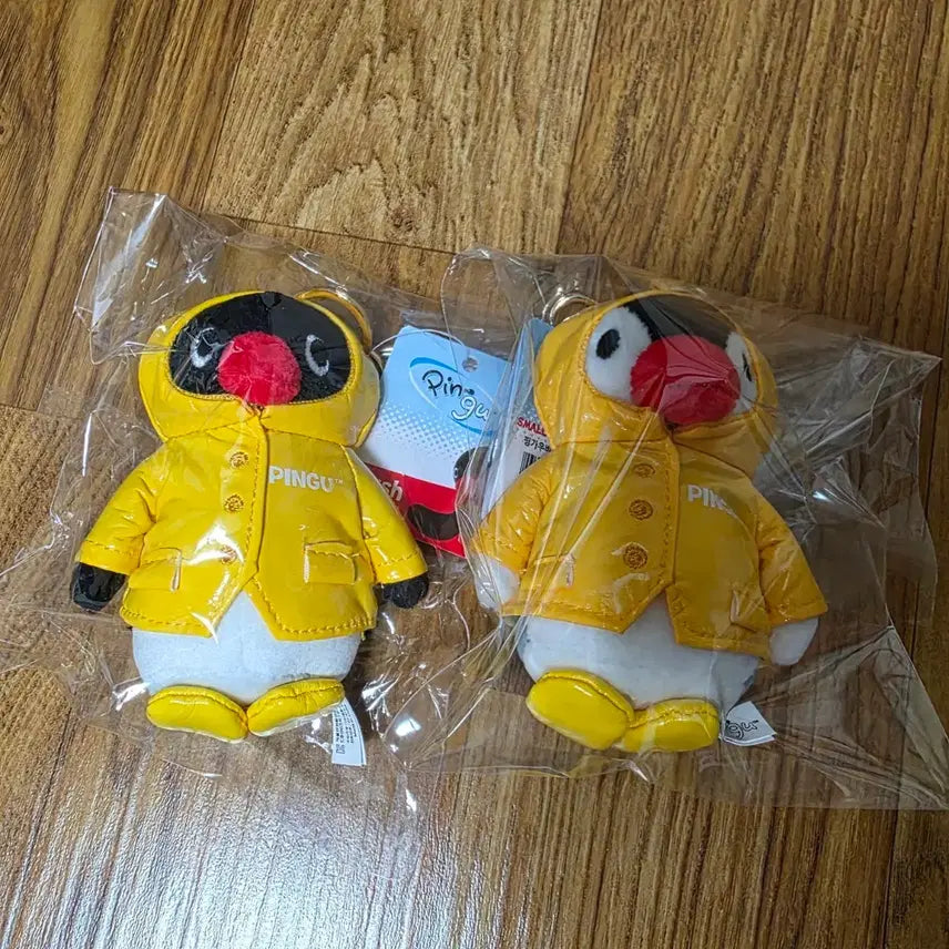 [BUNJANG] Pingu & Pinga Raincoat Keychain Set / 우비 핑구, 핑가 키링 세트