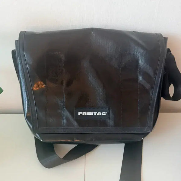 [BUNJANG] Freitag Dexter All Black Messenger Bag / 프라이탁 덱스터 올블랙