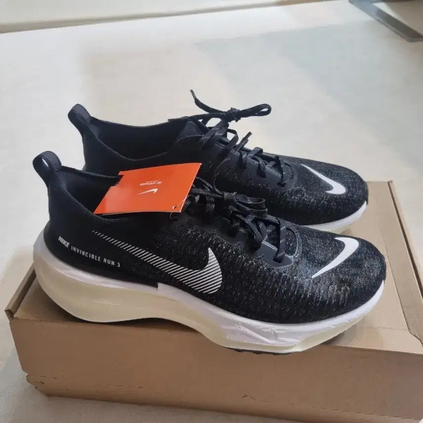 [BUNJANG] Nike ZoomX Invincible 3 Running Shoes 290 / 미시착새상품)) 나이키 줌인빈시블3 러닝운동화 290