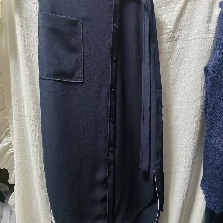 [BUNJANG] Sisley Navy Long Skirt with Button Detail and Large Pockets / 시슬리스커트