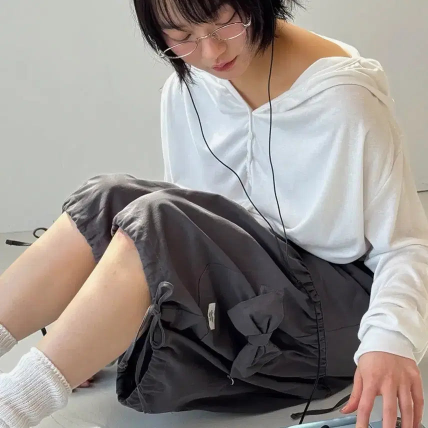 [BUNJANG] Ronron Ribbon Pocket Bermuda Shorts Charcoal / 론론 RIBBON POCKET BERMUDA PANTS CHARCOAL