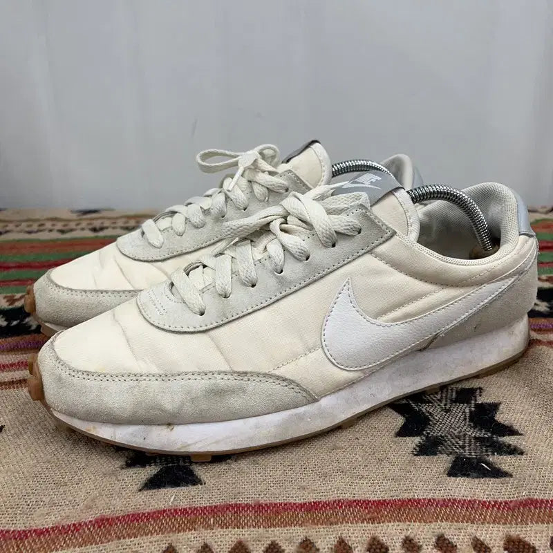 [BUNJANG] Nike Daybreak Summit White Sneakers (275) / 나이키 데이브레이크 서밋 화이트 스니커즈 275 X02440