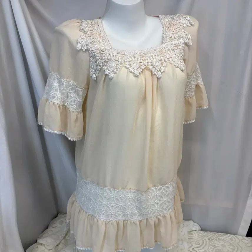 [BUNJANG] Myrrh Bohemian Ethnic Lace Short-Sleeve Blouse / myrrh 보헤미안 에스닉 레이스 반팔 블라우스 #csz867