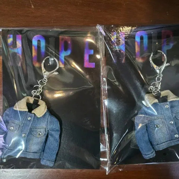 [BUNJANG] BTS J-Hope "HOPE ON THE STREET" Jumper Keychain (Sealed) / 호프 점퍼 키링 메가박스 굿즈 hope 점퍼 키링 팝니다