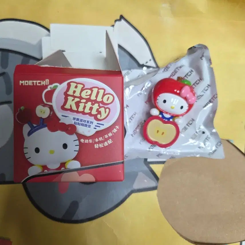 [BUNJANG] Hello Kitty Apple Figure (New) / (새상품) 헬로키티 사과 히퍼