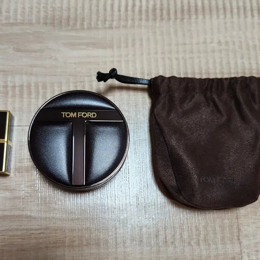 [BUNJANG] Tom Ford Architecture Soft Matte Blurring Cushion Foundation / 톰포드 아키텍처 소프트 매트 블러링 쿠션 팝니다
