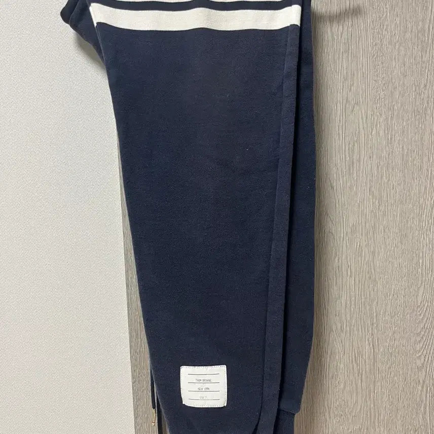 [BUNJANG] Thom Browne 4-Bar Track Pants / 톰브라운  4 트레이닝팬츠