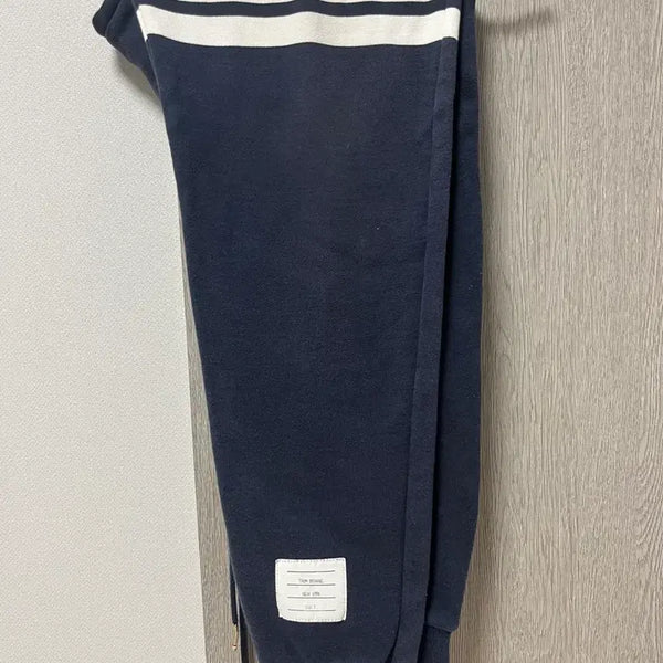 [BUNJANG] Thom Browne 4-Bar Track Pants / 톰브라운  4 트레이닝팬츠