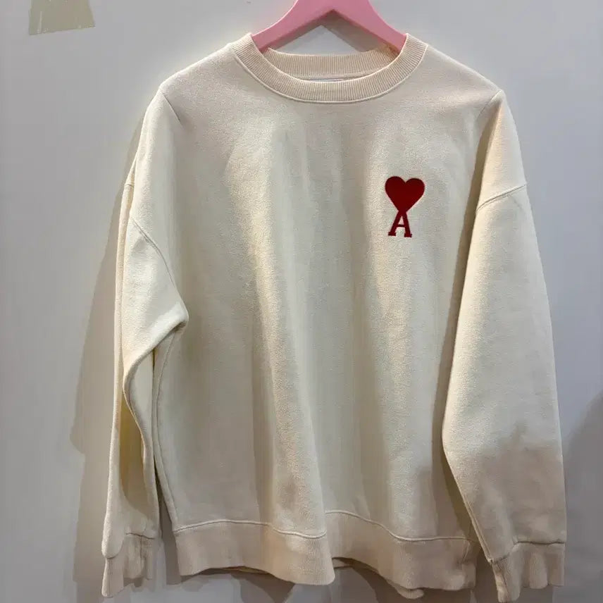 [BUNJANG] AMI Small Heart Logo Sweatshirt Ivory / 아미 스몰 하트 로고 맨투맨 아이보리