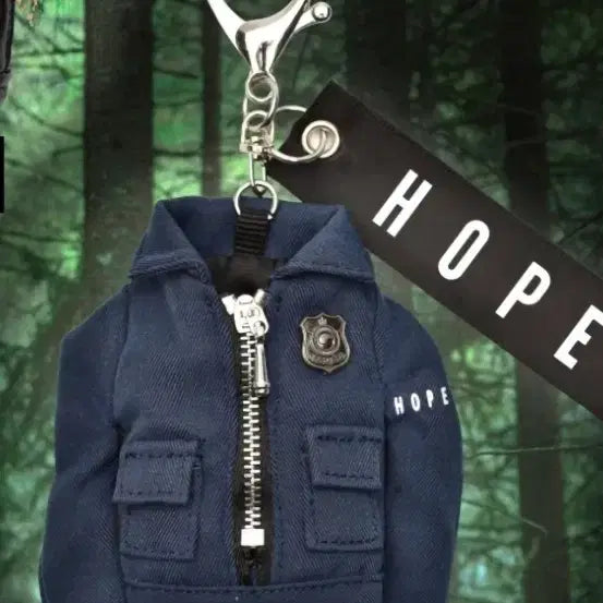 [BUNJANG] BTS J-Hope "Hope On The Street" Jumper Keychain / 호프 점퍼 키링 메가박스 굿즈 hope 점퍼 키링 팝니다