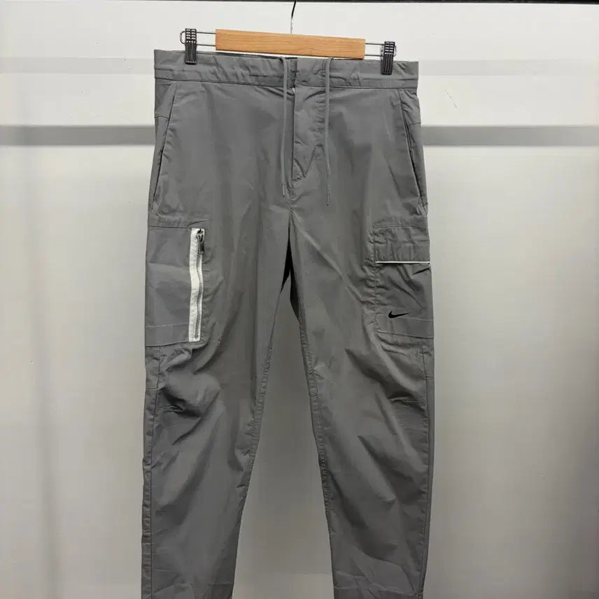 [BUNJANG] Nike NSW Essential Woven Unlined Cargo Pants / (30전후) 남성용 나이키 NSW 에센셜 우븐 언라인드 카고 팬츠 스트링 바지