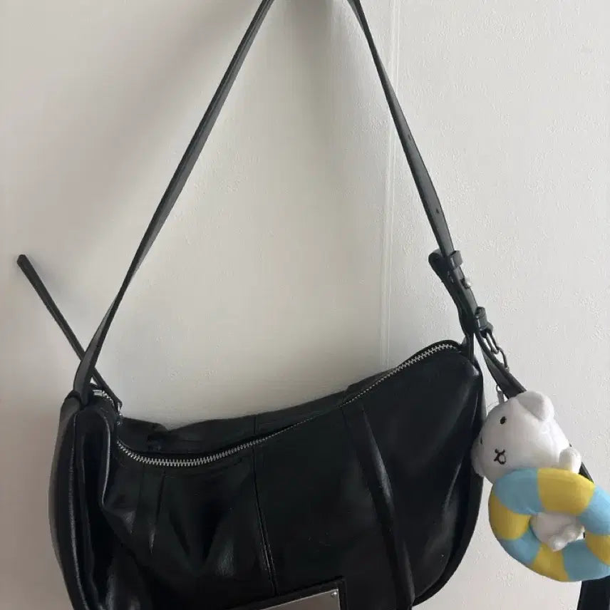 [BUNJANG] Matinkim Half Shirring Ribbon Round Bag Black / 급처 마뗑킴 하프 셔링 리본 라운드백 블랙 69,000원