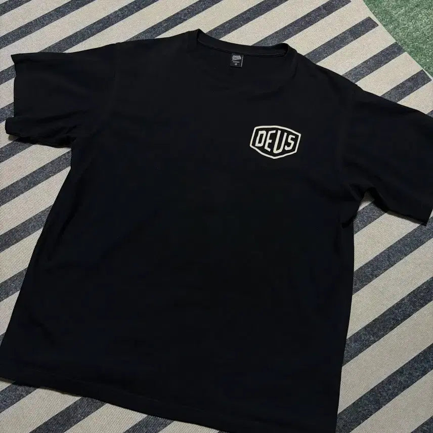 [BUNJANG] Deus Ex Machina Seoul Original Address T-Shirt Black XXL / [XXL]데우스 엑스 마키나 서울 오리지널 어드레스 티셔츠 블랙 판매합니다.