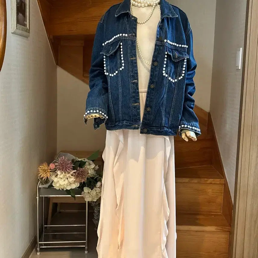 [BUNJANG] Dark Wash Denim Jacket with Pearl Embellishment and Rose Embroidery / 진청 데님 진주 장식 자켓. 로즈자수