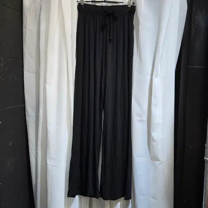 [BUNJANG] Black Wide Training Pants with Elastic Waistband / 허리밴딩 와이드 블랙 트레이닝