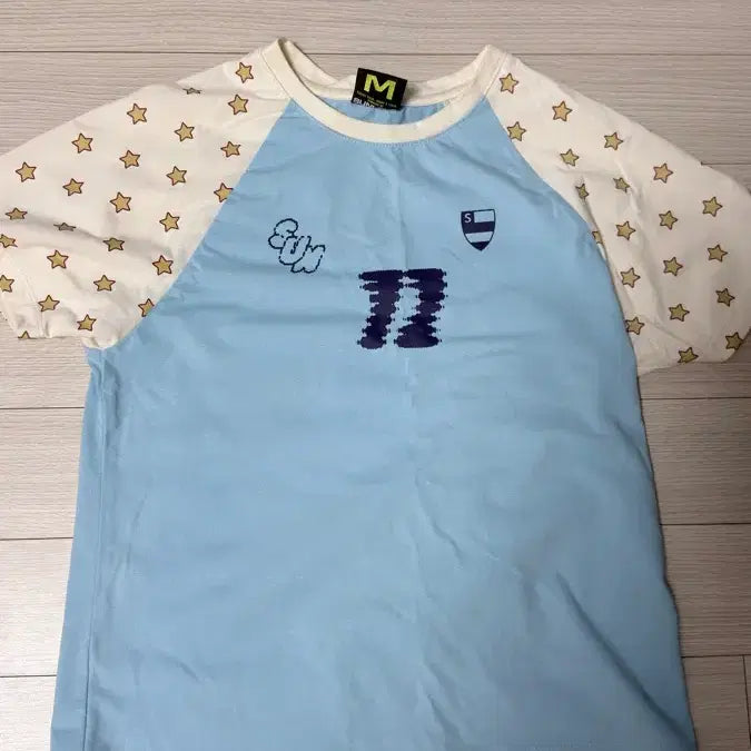 [BUNJANG] Blue Casual Top with Star Pattern Sleeves / 썬러브