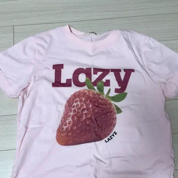 [BUNJANG] LAZY Strawberry Print T-Shirt / lazy 티셔츠