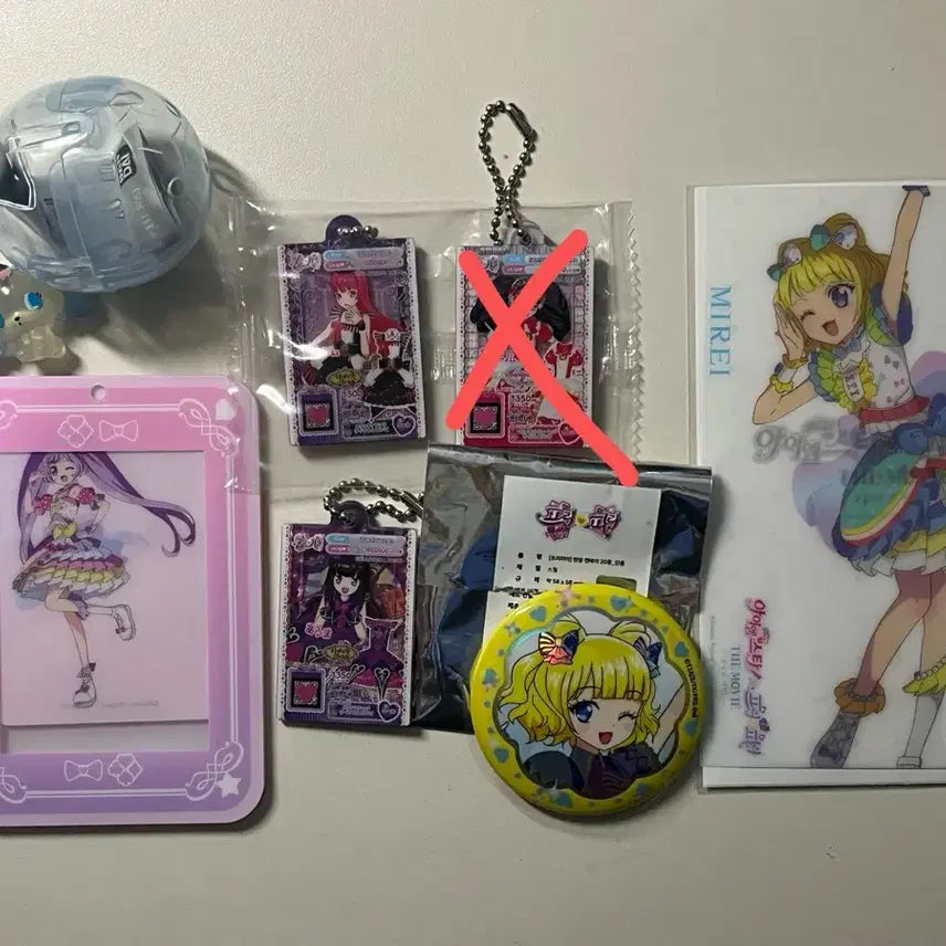 [BUNJANG] Pripara x Aikatsu! Collaboration Acrylic Keychain, Card, Can Badge, and Postcard Set / 프리파라 굿즈 카드 아크릴 키링 콜라보 극장판 특전 캔뱃지 극장판 콜라보 팝업 아이카츠