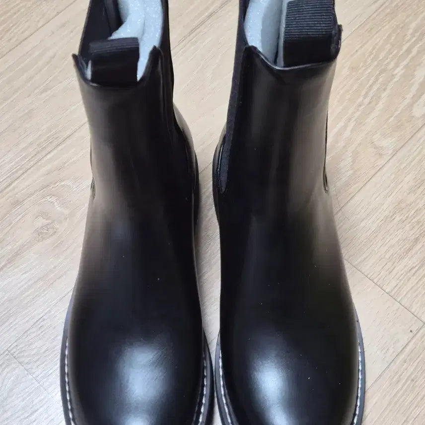 [BUNJANG] Gang Sisters Mid Chelsea Boots / 강자매 미들 첼시 부츠 블랙, 벅스바니