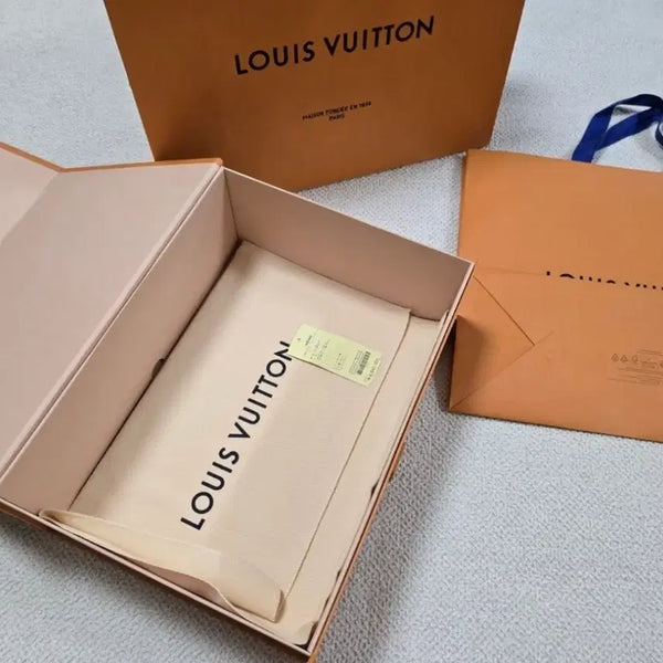 [BUNJANG] Louis Vuitton Bag Box with Dust Bag and Shopping Bags / *신형* 루이비통 가방박스 (35.5x26.5x12.5) 루이비통 더스트백 @ 루이비통 박스