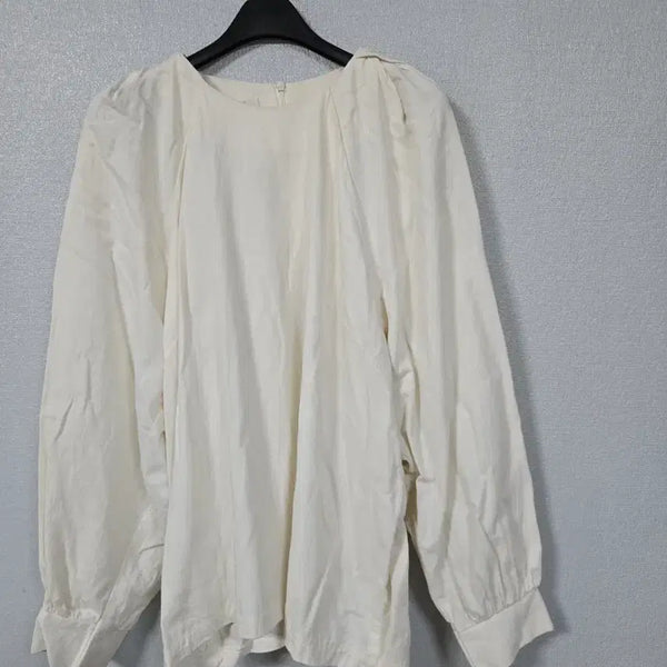 [BUNJANG] MACARON Puff Sleeve Fleece Blouse (Size 55-66) / MACARON 퍼프소매 융소재 블라우스 55~66