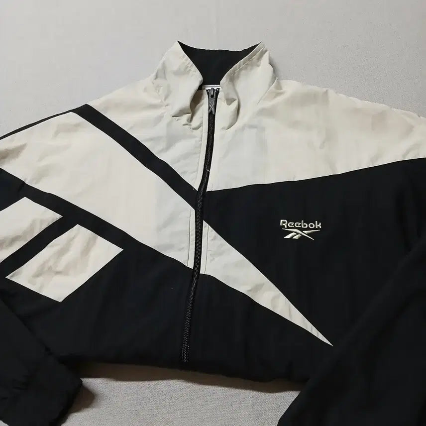 [BUNJANG] Reebok Vector Track Jacket Windbreaker Track Top / REEBOK 리복 벡터 트랙자켓 바람막이 트랙탑