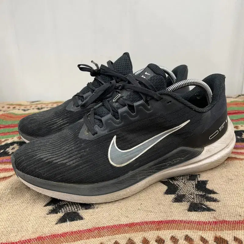 [BUNJANG] Nike Air Winflo 9 Sneakers 265 / 나이키 에어 윈플로 9 운동화 265 X02449