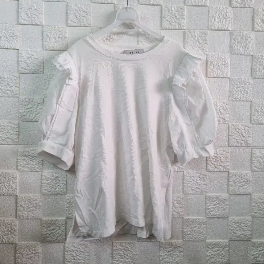 [BUNJANG] Oizay Ruffled Short Sleeve T-Shirt White / oizay 프릴 반팔 티셔츠 화이트 55-66