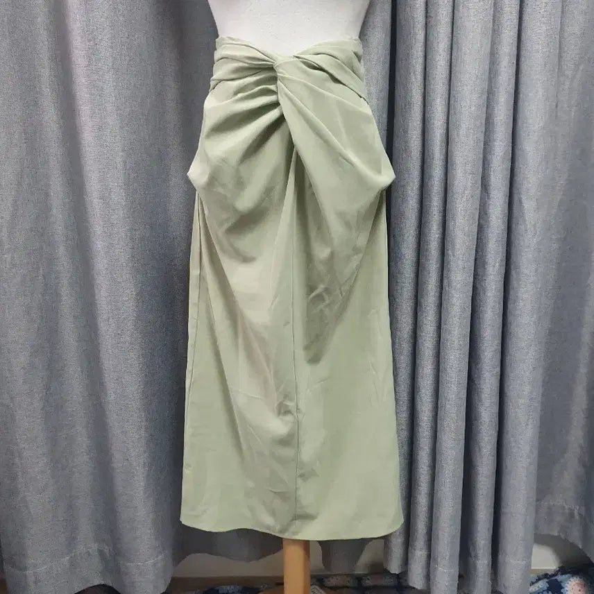 [BUNJANG] Twisted Detail Long Skirt / S꼬임 디테일 롱스커트