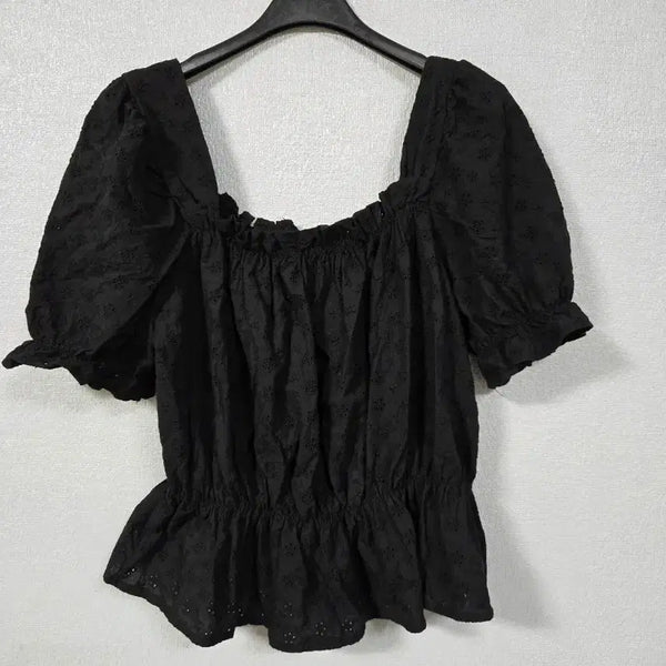 [BUNJANG] Embroidered Puff Sleeve Crop Blouse (Size 55-66) / 퍼프소매 자수 크롭 블라우스 55~66